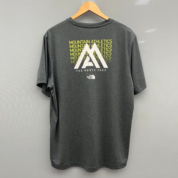 [노스페이스] 마운틴 애슬레틱 기능성 반팔 티셔츠 차콜 (110/2XL)