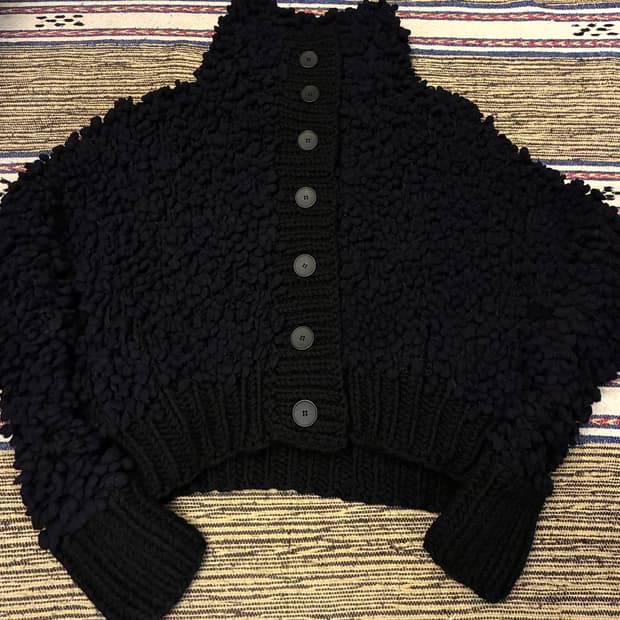 (XS)MM6 메종 마르지엘라 크롭 부클레 니트 가디건 블랙