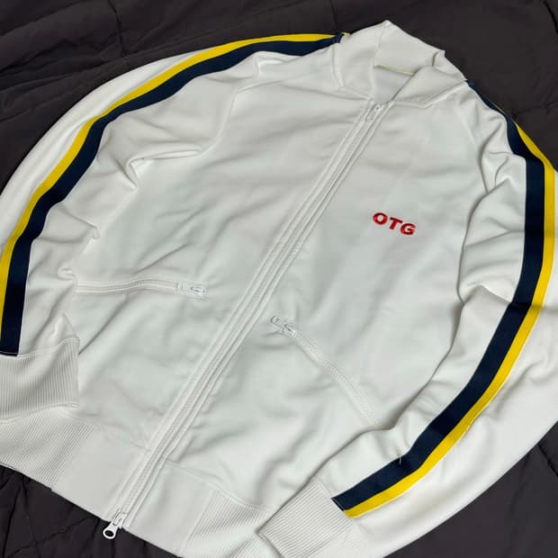 오니츠카 타이커 화이트 져지 트랙탑 미디움