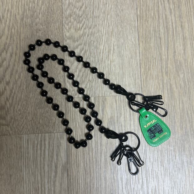 캐피탈 트러커 볼 체인 블랙