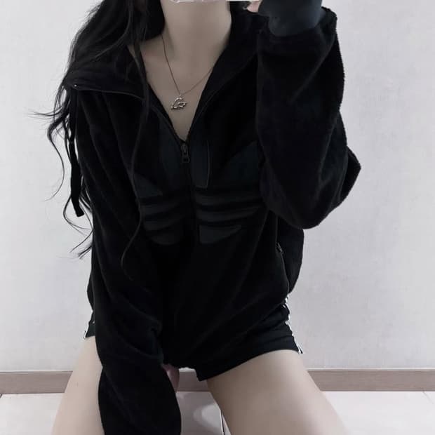 아디다스 빅로고 후리스