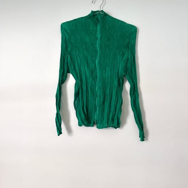 Pleats highneck zip up / green