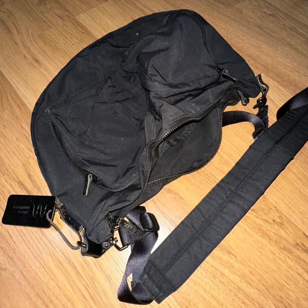 AMIACALVA 아미아칼바_ Gabardine bodybag