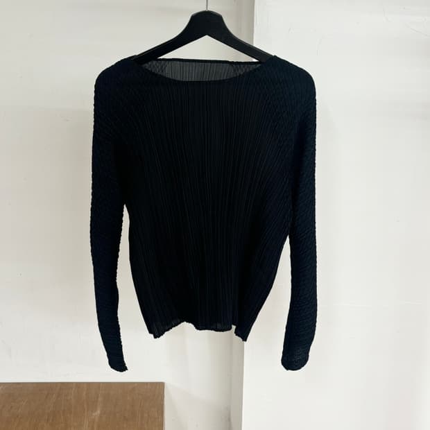 이세이 미야케 블랙 링컬 롱슬리브