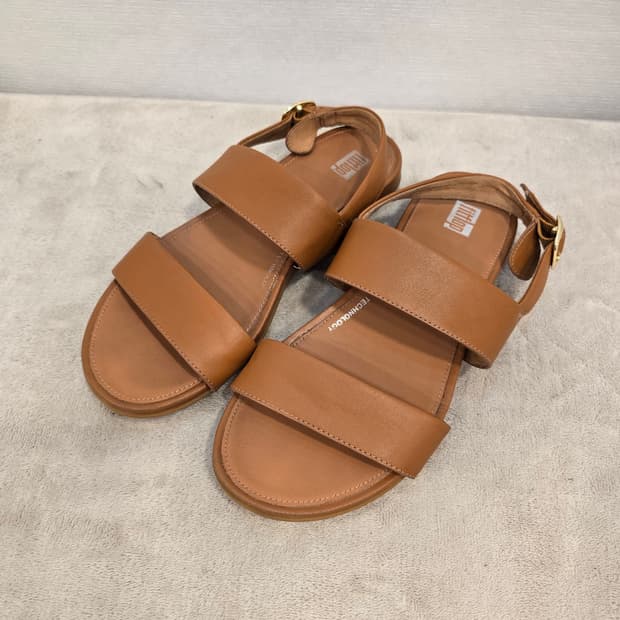 핏플랍 스트랩 샌들 라이트탄 235