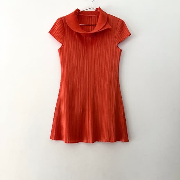 Wave neck pleats top & ops / orange