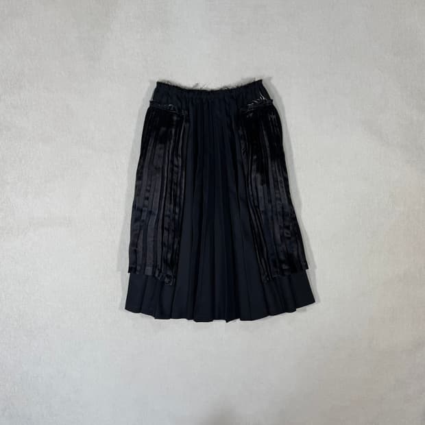 25FW Pleated Multi-Length Black Skirt