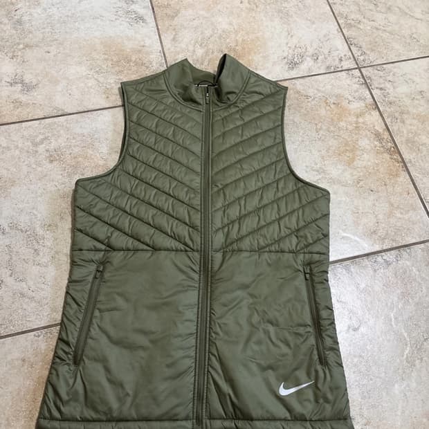 나이키 러닝 에어로레이어 패딩 베스트