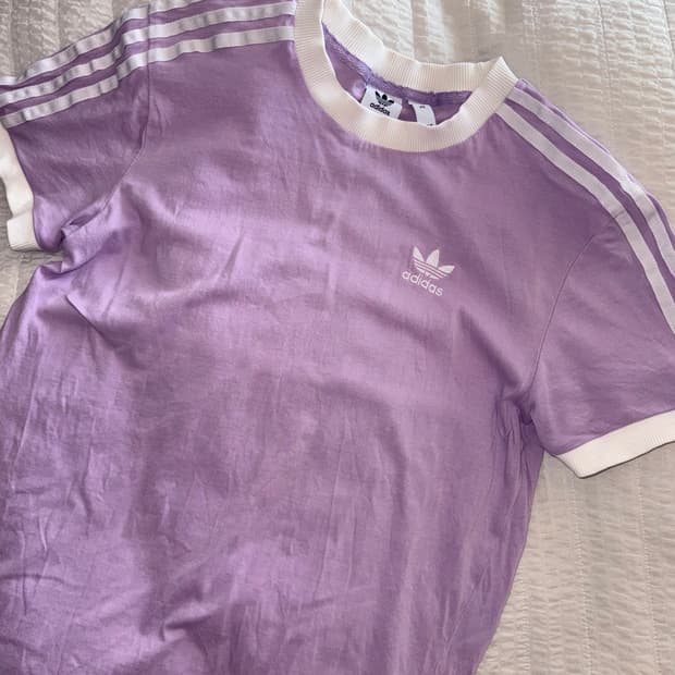 아디다스 연보라 반팔 티셔츠