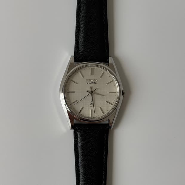 1980s Linen Dial Silver Quartz