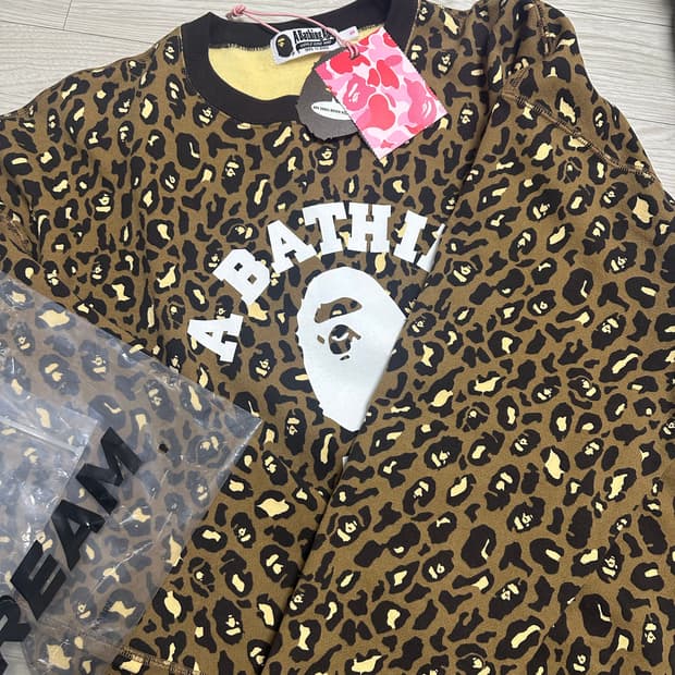 베이프 레오파드 맨투맨 s 황계