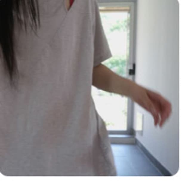 애프터먼데이 홀 백리스 티셔츠 