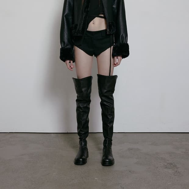 보헴서 하이넥 숏 무스탕