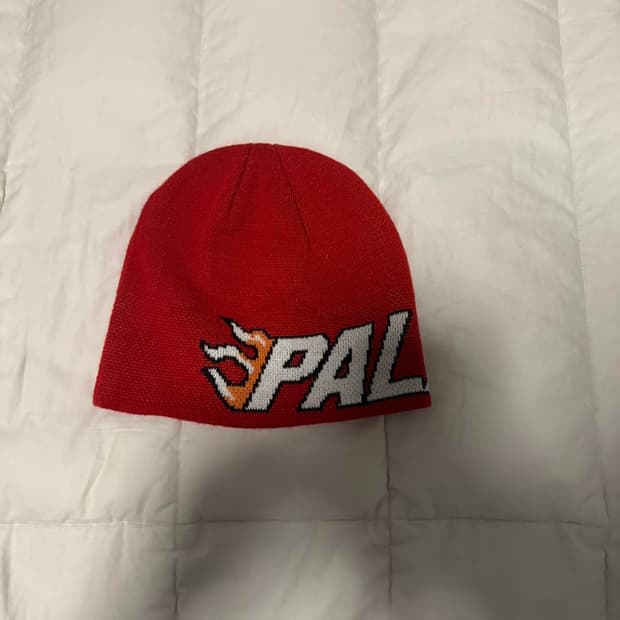 팔라스 플레임 로고 비니 레드