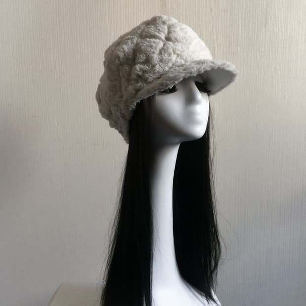 Fake fur cap