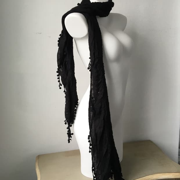 pom pom tail point muffler