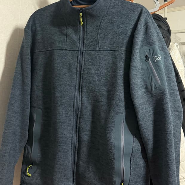 아크테릭스 커버트 가디건