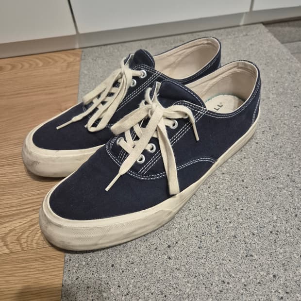 캐치볼 스니커즈 네이비 280mm 팝니다