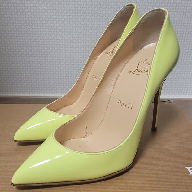 크리스찬 루부탱 피갈120 페이턴트 네온(형광색) 36 사이즈 판매합니다