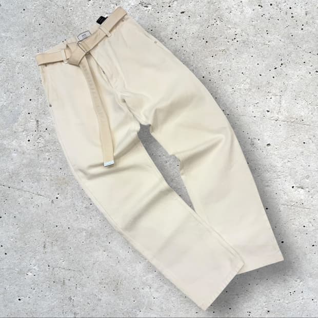 [30] AMI 아미 벨트 면바지 아이보리 화이트 C595