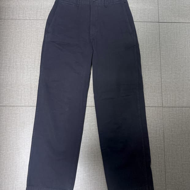 포터리 가먼트 다잉 오피서 치노 팬츠 차콜 1