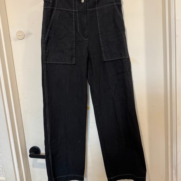 더일마 스티치 블랙 팬츠