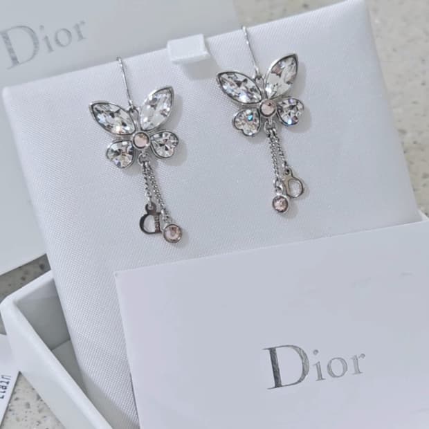 디올 나비 드롭 귀걸이 (정품/풀구성)