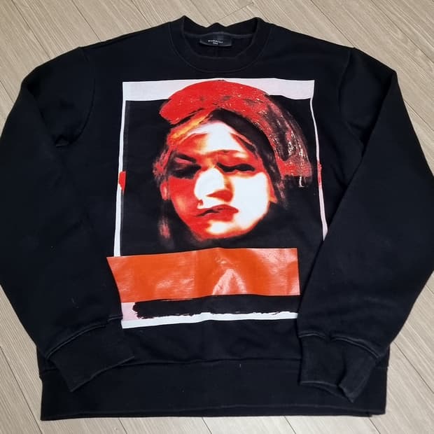 지방시 마돈나 프린팅 맨투맨 블랙(라지)