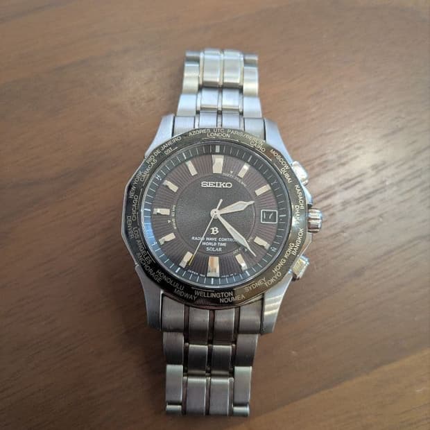 세이코 브라이츠 월드타임 솔라 전파 티타늄 시계