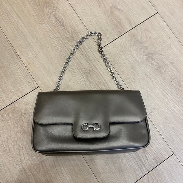 페라가모 숄더백