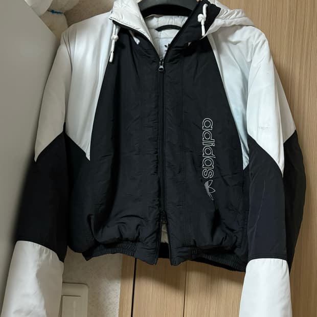 아디다스 배색 후드점퍼패딩 (투웨이,커스텀)