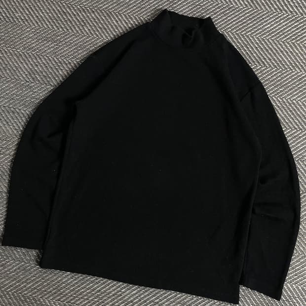 피앤콤마 머슬핏 반폴라 롱슬리브 티셔츠y 3149