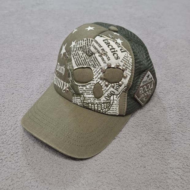 Skull patch mesh cap