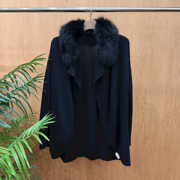 띠어리 니트 오픈 가디건 폭스 퍼 트리밍 디테일 루브핏 블랙