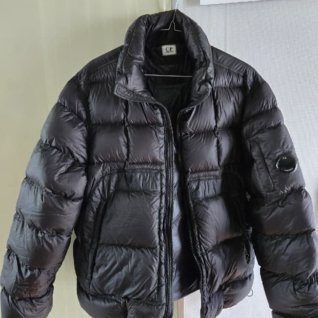 Cp컴퍼니 dd쉘 블랙 논후드 다운 패딩 24fw M