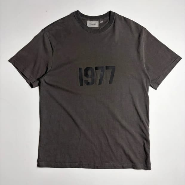 에센셜 피어오브갓 1977 코튼 반팔 티셔츠 R1165
