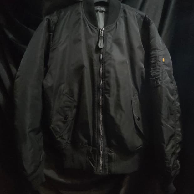 알파인더스트리 리버서블 MA-1 항공점퍼