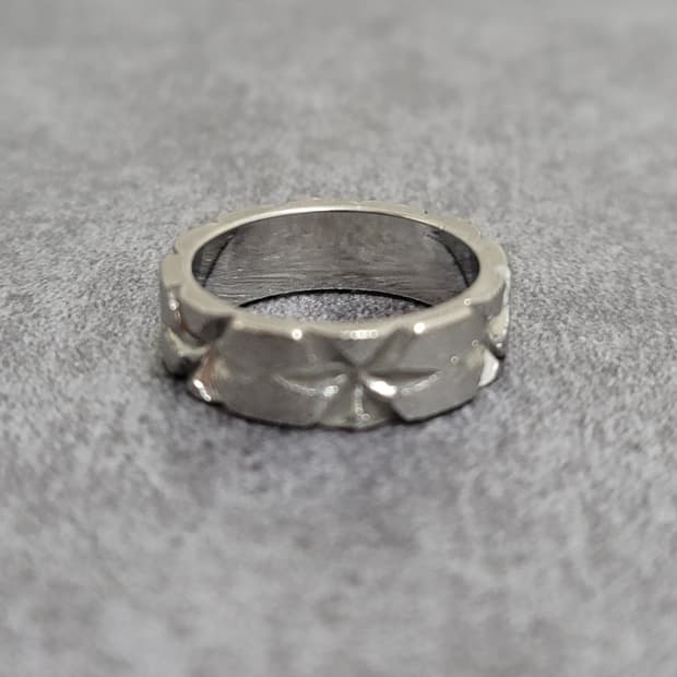 unique ring