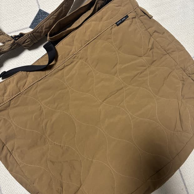 니코앤드) 패딩 퀄팅 크로스백