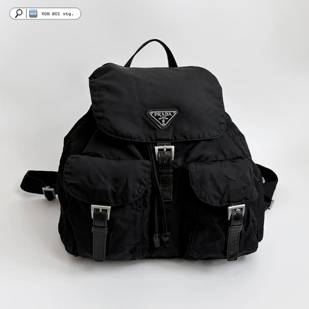 프라다 포코노 백팩 미듐 판매합니다.