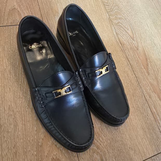 셀린느 트리오페 로퍼 37.5 사이즈 판매합니다