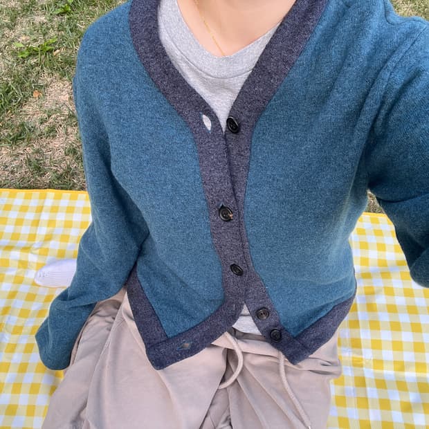 꼼데가르송 셔츠라인 배색 니트 가디건