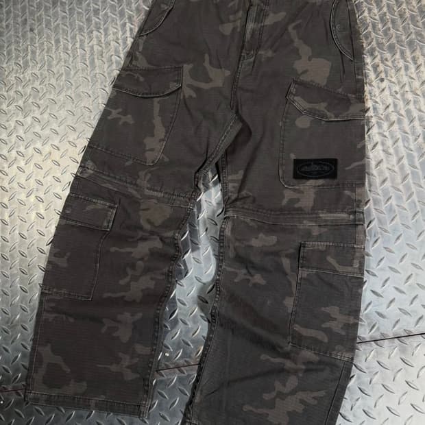 코르테이즈 게릴라즈 컨버터블 카고팬츠 블랙 카모 새상품