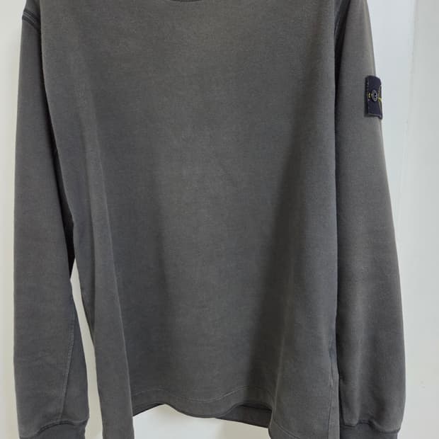 스톤아일랜드 그레이 맨투맨