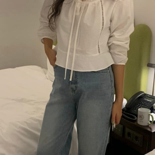 오트앤드 밀키 크롭 블라우스