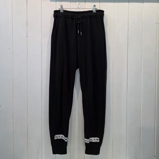 오프화이트 츄리닝바지 "OFF-WHITE"