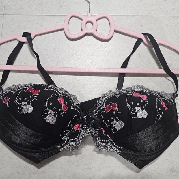 일본)헬로키티 자수 브라 블랙핑크 M