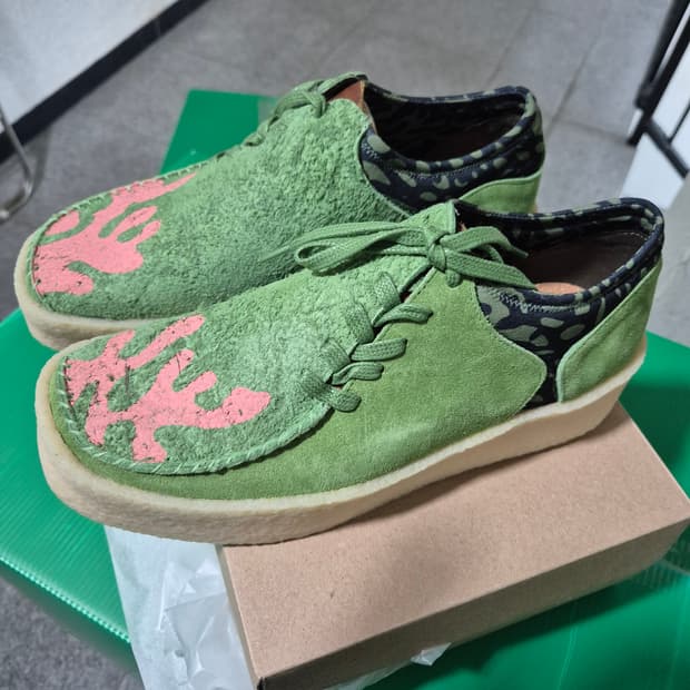 클락스X살레해뱀버리 UK8 새상품