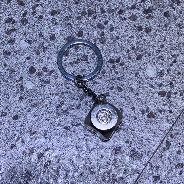 스투시 다이스 키링