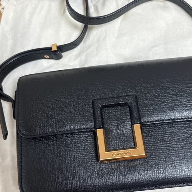 쿠론 일리안 숄더백